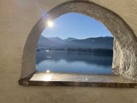 Aussicht von der Kirche über den See