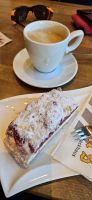 Kaffeezeit mit Himbeer Sahnestrudel - sehr sehr lecker