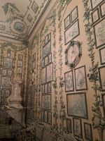 Raum mit Porzellan Ausstattung