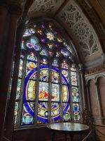 Glasfesnster im Hauptschiff