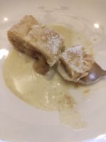 Kaiserschmarn mit Vanillesoße  