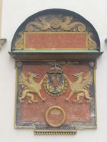 Wappentafel aus der Zeit Ferdinands I. im inneren Burghof der Wiener Hofburg
