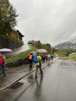 gut ausgerüstet die Wandergruppe