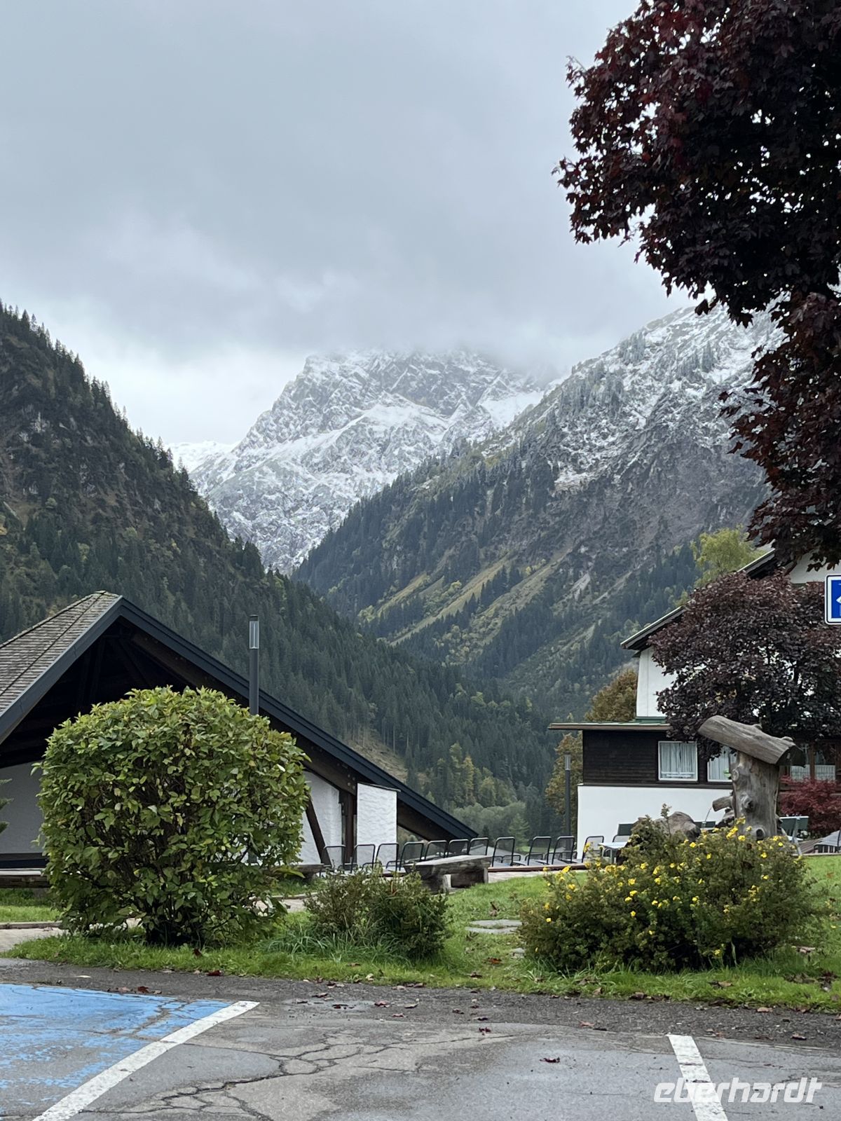 Ankunft Mittelberg - hier zur Walmendingerhorn- Bahn