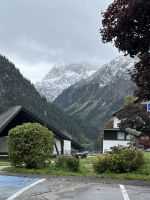 Ankunft Mittelberg - hier zur Walmendingerhorn- Bahn