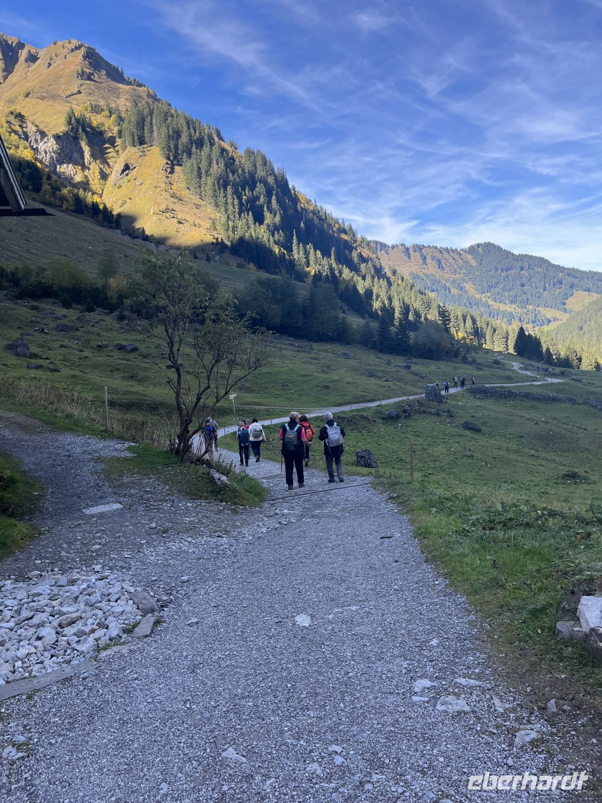 kühl im Schatten 15:00 Uhr zurück über Schönesboden Alp