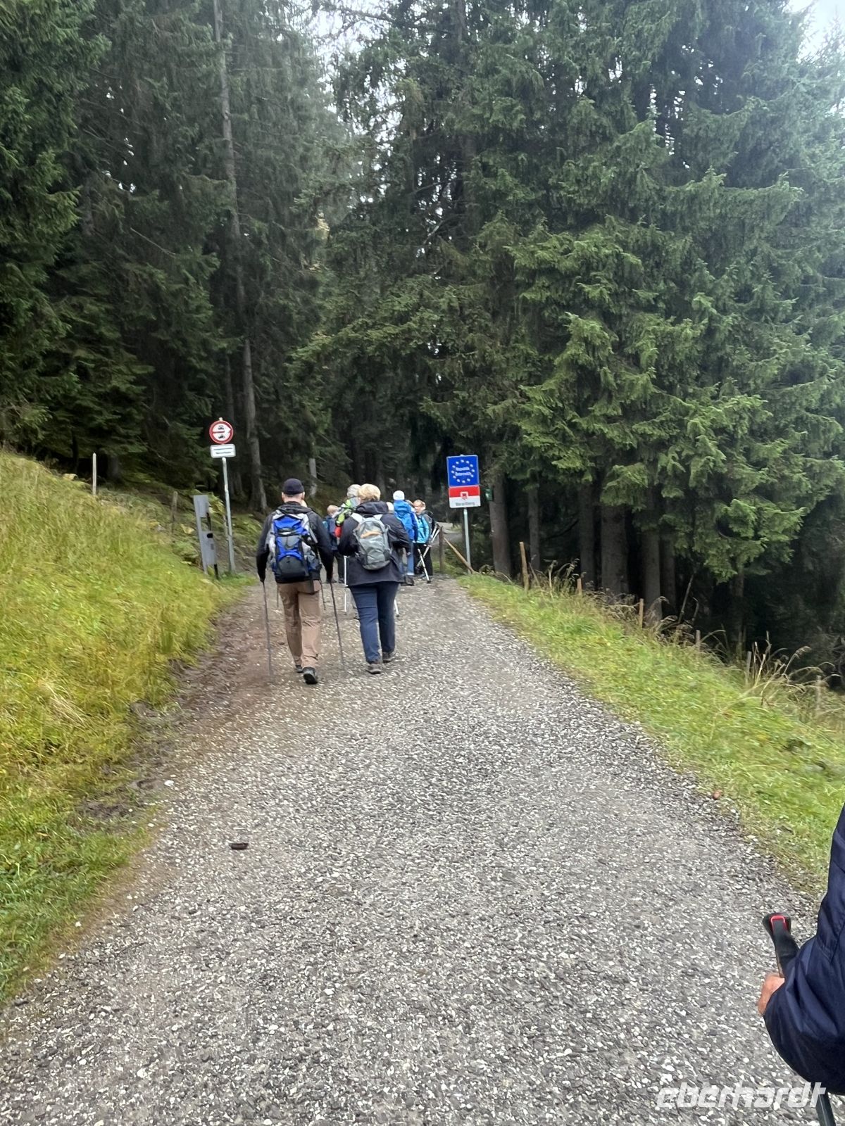 Grenze nach Österreich - bitte Ausweise vorzeigen!