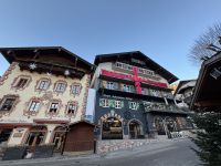 65-es gibt auch ein Schwarzes Rössl