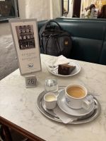 128-da darf wenigstens Sachertorte sein