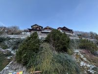 195-es geht nur steil hinauf zu den Häusern