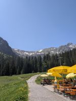 1. Einkehr: Bärgunt-Hütte mit tollem Ausblick &ndash; &copy; Marlies Krause (Eberhardt TRAVEL)