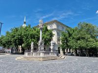 eine der Pestsäulen - die Dreifaltigkeitssäule auf dem Fischplatz, Bratislava &ndash; &copy; Andrey Kulikov (Eberhardt TRAVEL)