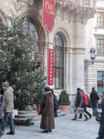 Vor dem Café Central