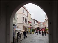 Blick durch das Steiner Tor in Krems