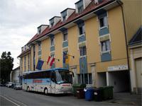 Unser Bus vor dem Hotel