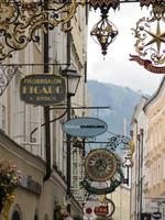 Salzburg Getreidegasse Zunftzeichen