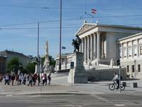 Parlament mit Göttin der Weisheit
