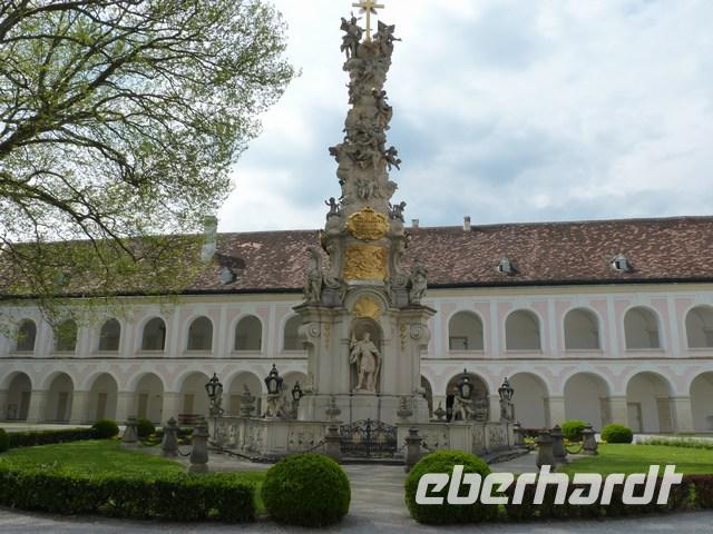 Pestsäule Kloster Heiligen Kreuz