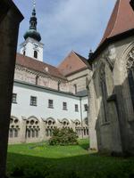 Innenhof Kloster Heiligen Kreuz