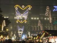 Auf dem Christkindelmarkt am Rathaus