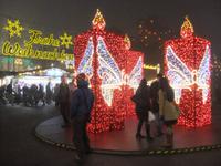Auf dem Christkindelmarkt am Rathaus
