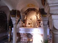 Grab der heiligen Hemma in der Krypta im Dom Gurk