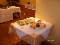 ... mit Büffetessen