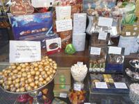 Wien  -  Naschmarkt, lauter 