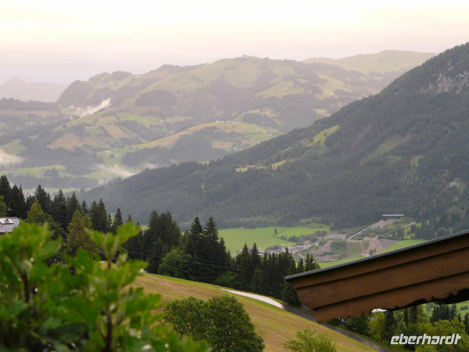 Traumhaftes Licht - Blick ins Brixental von Berggasthof 