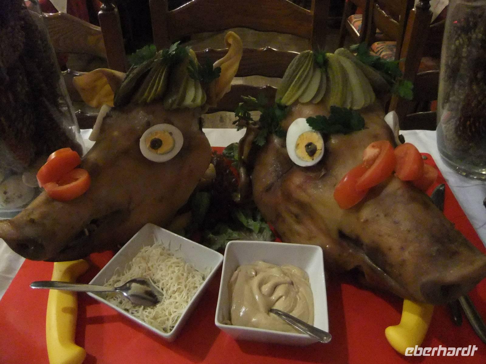 Diese Schweinsköpfe sollen Glück bringen