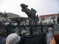 Das Wahrzeichen Klagenfurts:  der Drache, von tapferen Männern überlistet und getötet.