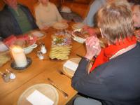 ... auch wir machen hier eine Brett'l - Jause ...