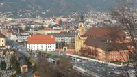 Wider ein anderer Blick auf Innsbruck, imVordergrund die Klosterkirche