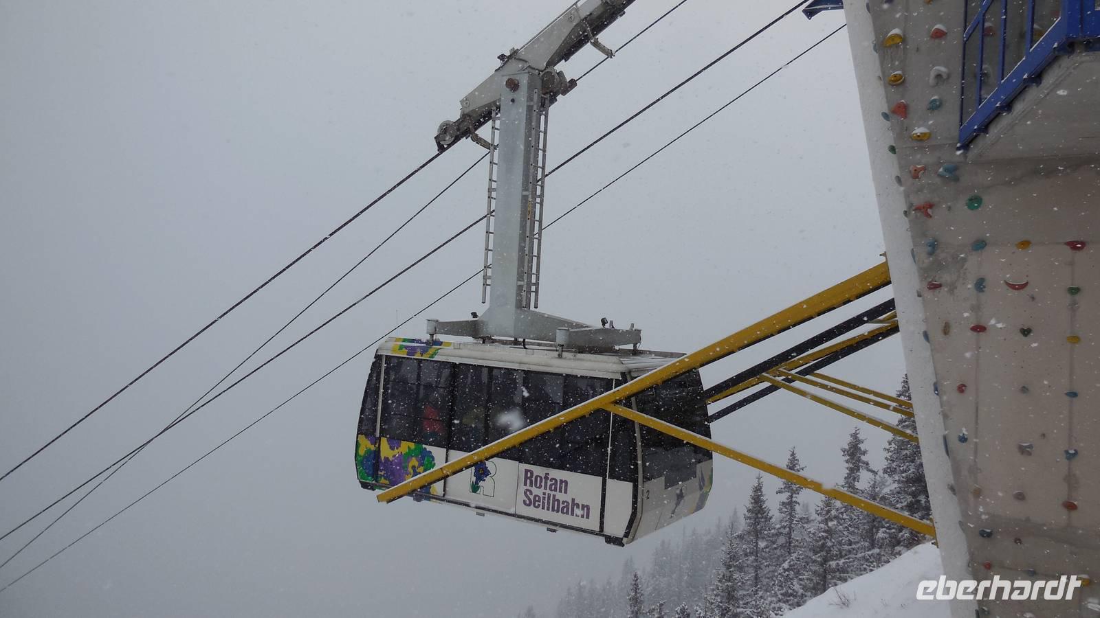 Eine Seilbahnkabine der Rofanbahn
