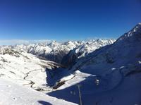 Strahlend blauer Himmel - Top Pistenverhältnisse! 