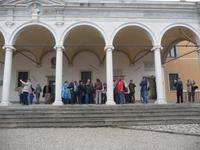 Eine typisch italienische Loggia   -   Venedig ist nicht weit entfernt.