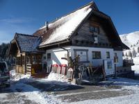 Auch hier oben gibt es eine überaus gemütliche Berghütte, die zur Einkehr einlädt. 