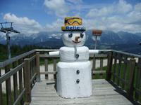 Auf der Reiteralm empfängt uns der Schneemann