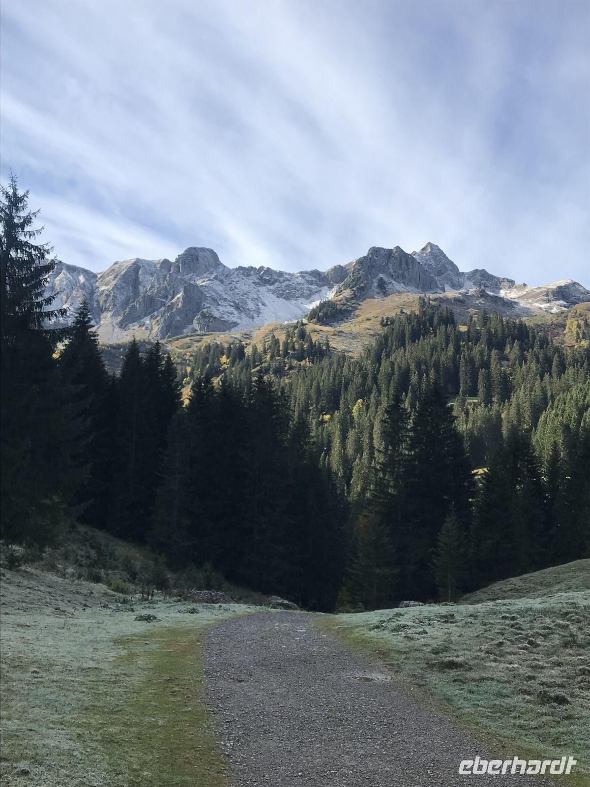 Den Bergen & der Sonne entgegen