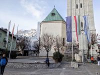 Der Kirchplatz in Cortina d'Ampezzo.