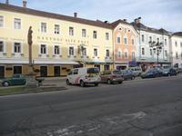 Die Nepomuk - Säule erinnert an den Brückenheiligen aus Prag.