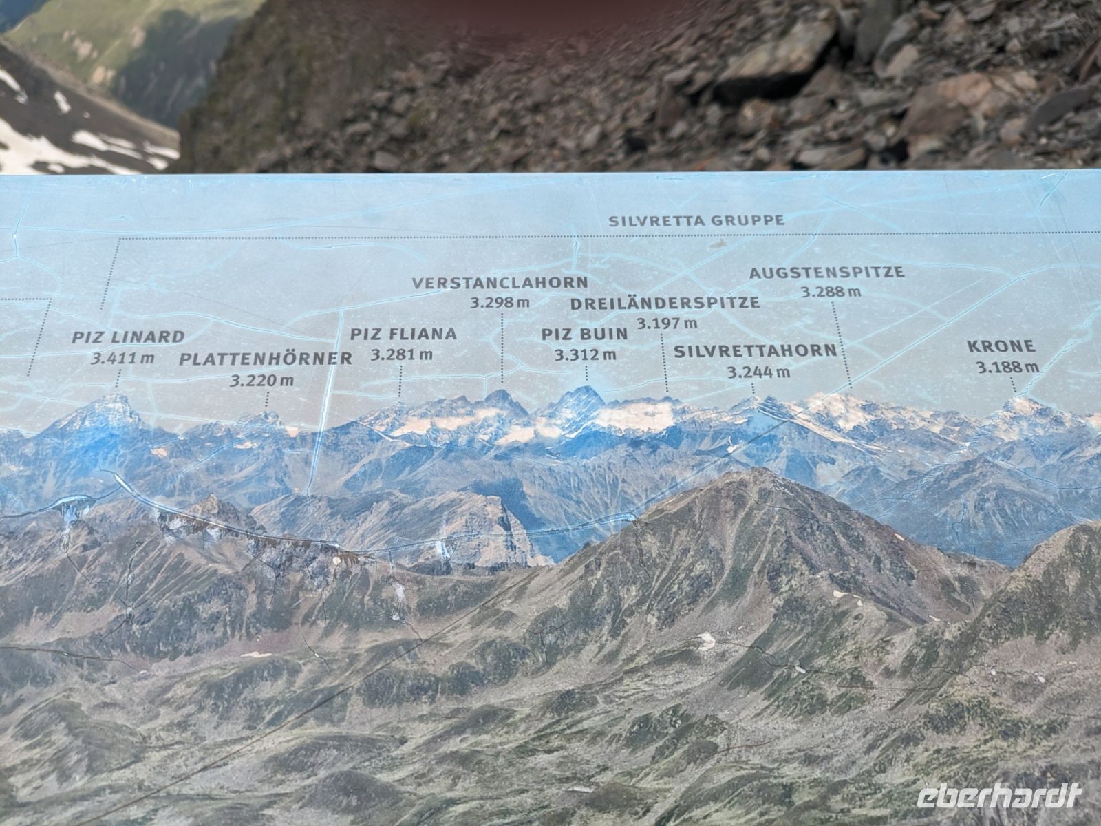 Dreiländerblick in Richtung Italien und Schweiz