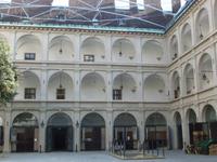 In der Stallburg sind die Lipizzaner untergebracht