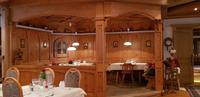 Kaffeetrinken beim Kirchenwirt in Reith 