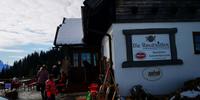 Nach einer wunderschönen Panoramafahrt auf der Villacher Alpenstrasse erreichen wir das „Rosstratten-Stüberl“ 