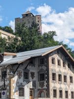 Schloß Landeck und Haus mit Lüftelmalerei