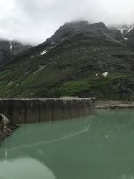 Staumauer erkennbar