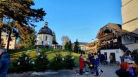 Weihnachtsmarkt um die Kapelle herum