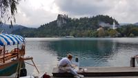 Bleder See mit Malerin