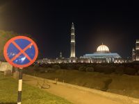 014 Sultan Qaboos Moschee bei Nacht - Parkverbot egal